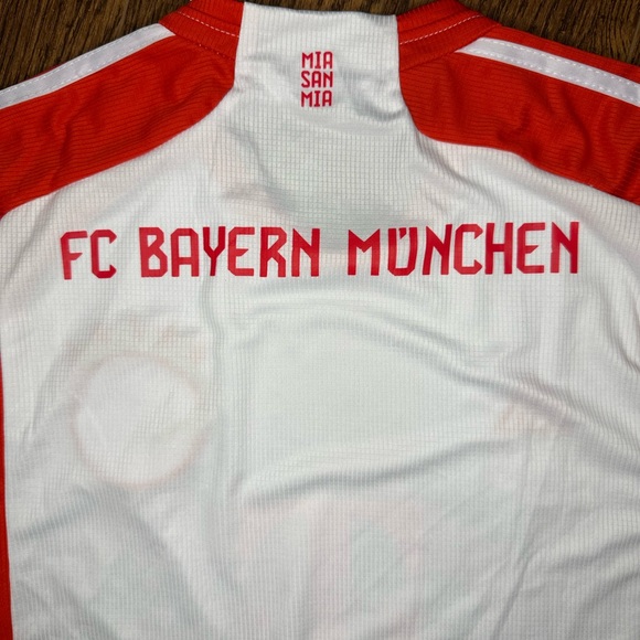 Bayern Munich soccer Jersey Perfect for gift, BRAND NEW size M - Picture 10 of 10